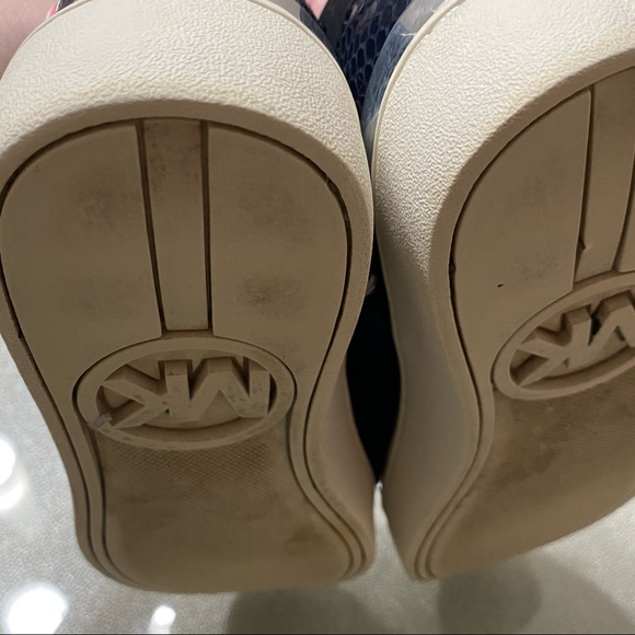 Michael Kors Irving Sneakers - Picture 14 of 14